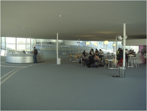 Rolex Learning Center, Empfang
